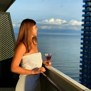 Orbi Your Seaside باتومي